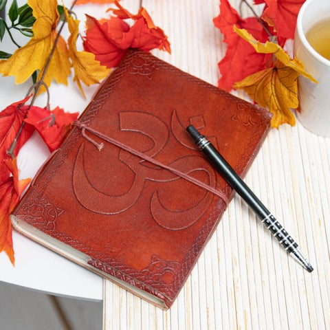 Handmade Leather Notebook Lotus OHM (17.5 x 13 cm)